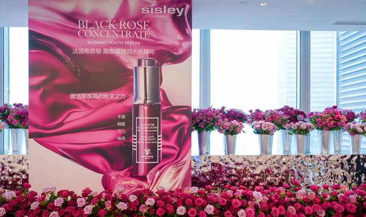 法国希思黎黑玫瑰弹润水光精粹璀璨面世